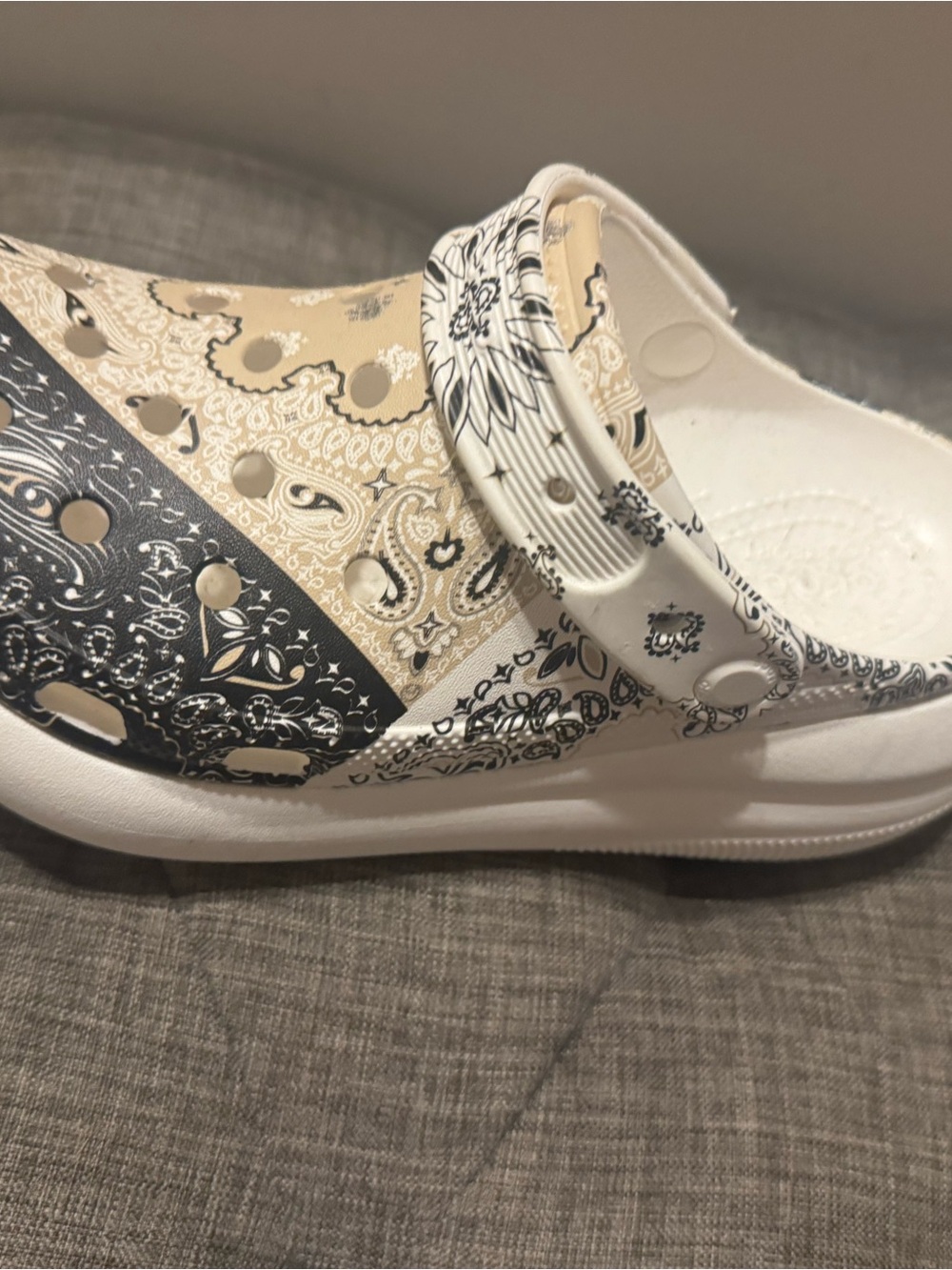 CROCS Classic Bandana Print Clog in White, Black & Beige